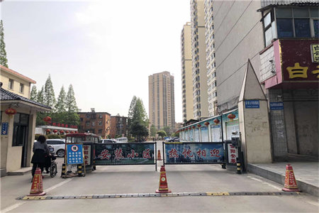 一实小附近交通花苑3室2厅1卫56万110m2简单装修出售